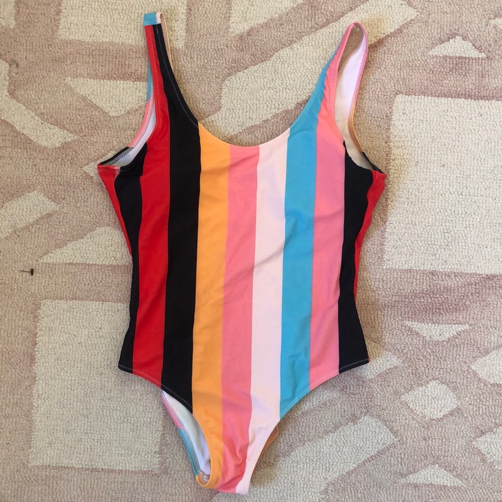NWOT one piece bathing suit